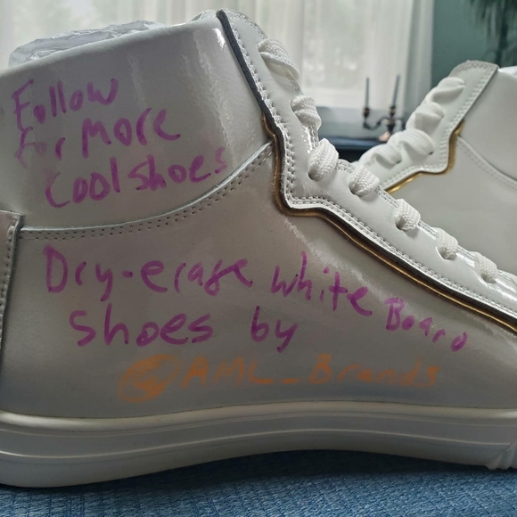 Sneakers - Picture 4 of 4